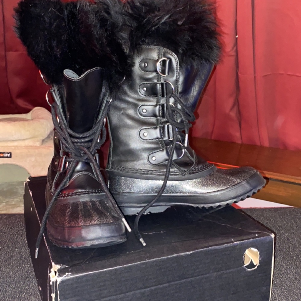 Sorel Black Lace-Up Faux Fur Winter Boots